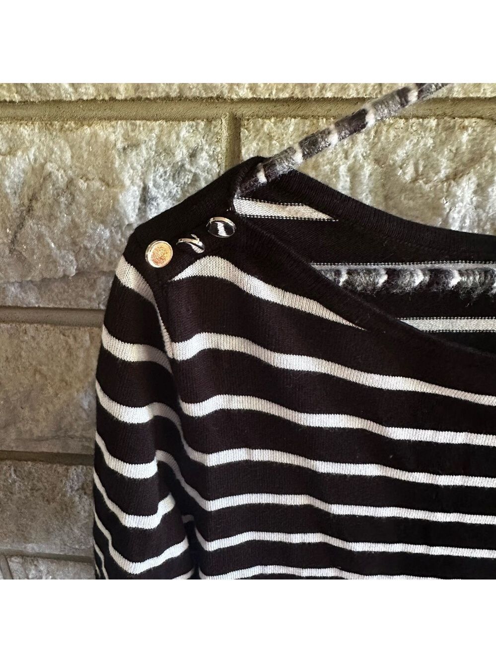 Audrey & Grace Black and White Fitted Ribbed Blouse Small - Picture 3 of 5